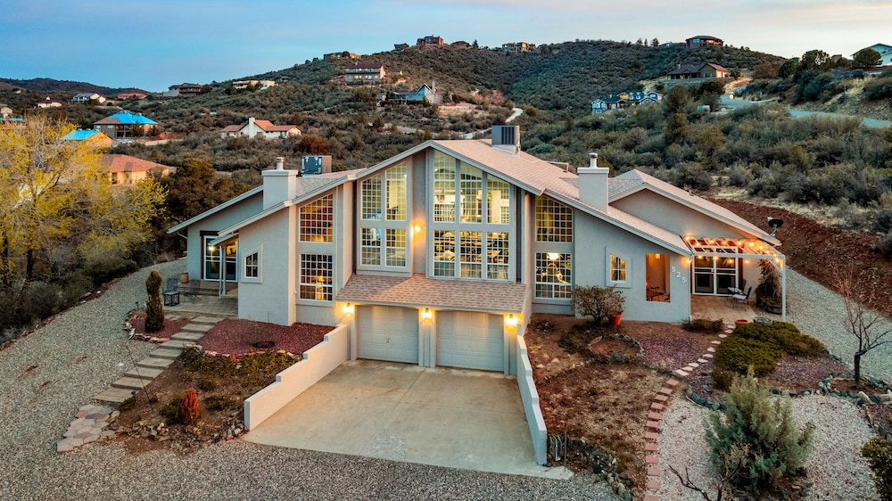 New Luxury Prescott Lynx B B 4k ft2 Sleeps 22 in Prescott, United States