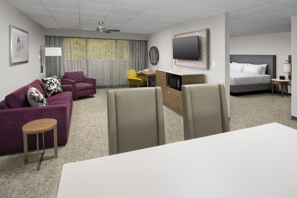 Crowne Plaza San Antonio Airport by IHG - photo 8