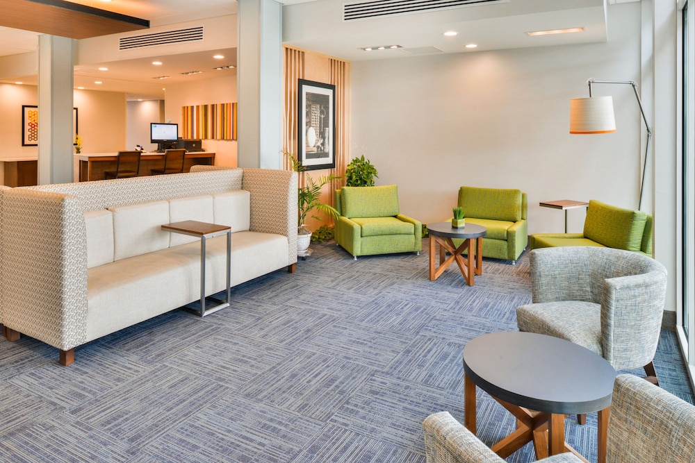 Holiday Inn Express & Suites Salem by IHG - photo 51
