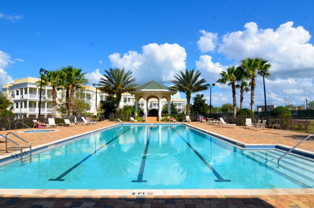 Chateaux at Reunion — 4-Star Luxury Hotel in Kissimmee, United States