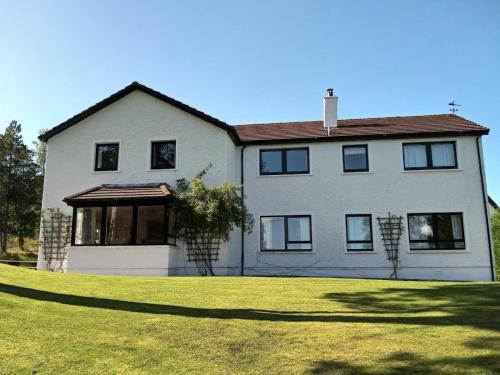 Lochs Lodge Glenlyon Perthshire — 4-Star Luxury Hotel in Aberfeldy, United Kingdom