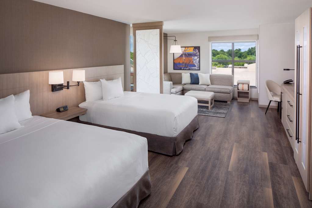 Hyatt Place Mount Pleasant Towne Centre - photo 23