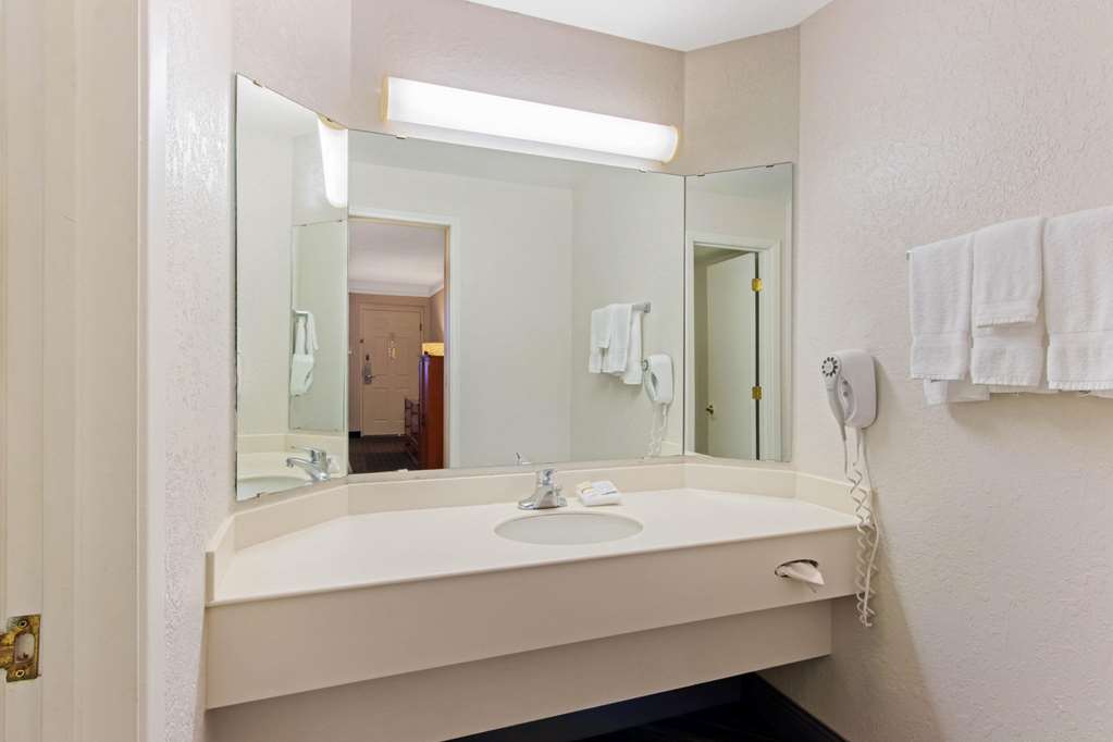 La Quinta Inn by Wyndham Santa Fe - photo 24