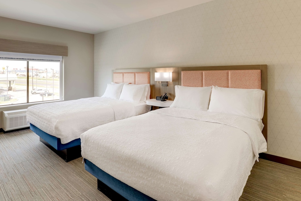 Hampton Inn & Suites Weatherford - photo 40