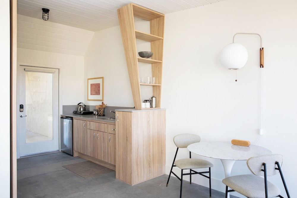 The Bungalows by Homestead Modern at The Joshua Tree Retreat Center - photo 30