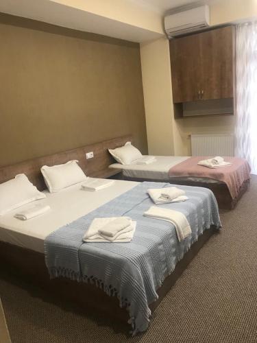 5 Rooms near 300 Aragveli metro station