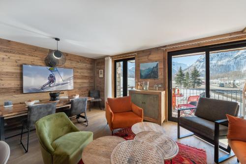 Chalet Papillon Les Chalets Covarel — 4-Star Luxury Hotel in Val-D'isere, France