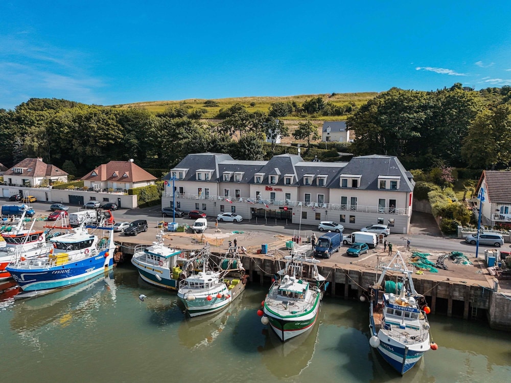 ibis Bayeux Port En Bessin — hotel in Port-En-Bessin-Huppain