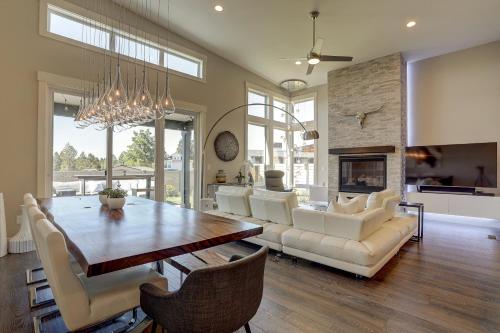 Ruby Peak 30 Day Minimum — 4-Star Luxury Hotel in Bend, United States