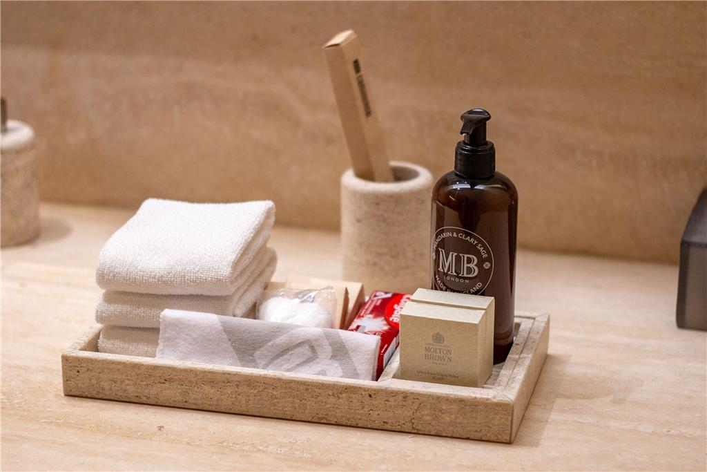 Viceroy Superior Suite bathroom amenities