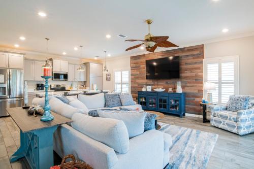 Lost Key 6608 Carlinga Dr By Pkrm in Pensacola, United States