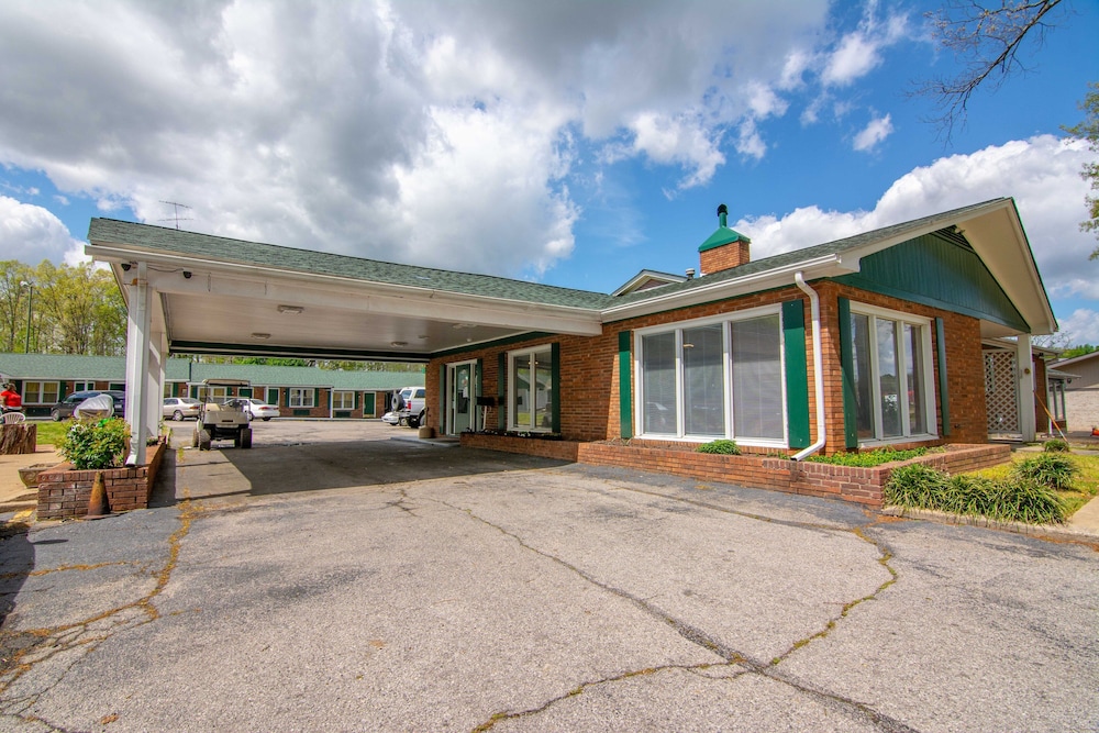 Eden Inn Motel - photo 12
