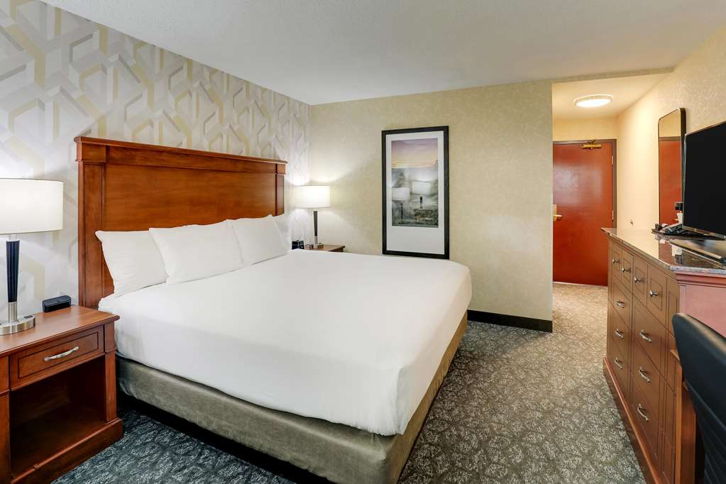 Drury Inn & Suites Marion - photo 19
