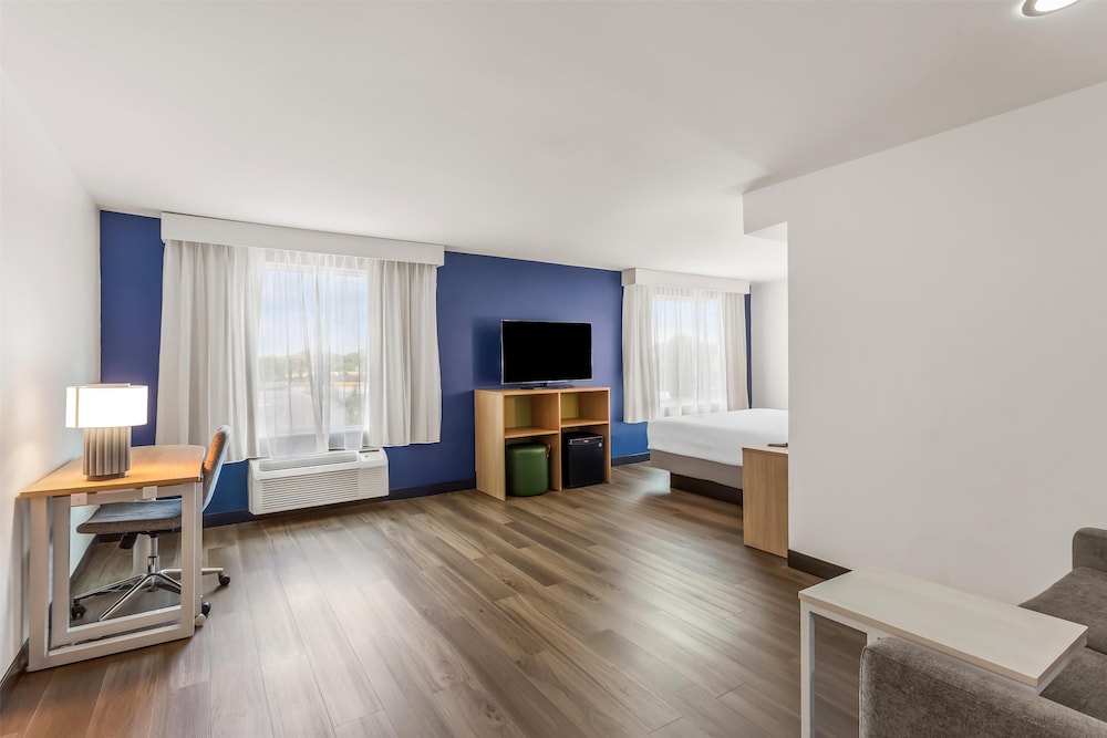 Spark by Hilton Oak Forest - photo 29