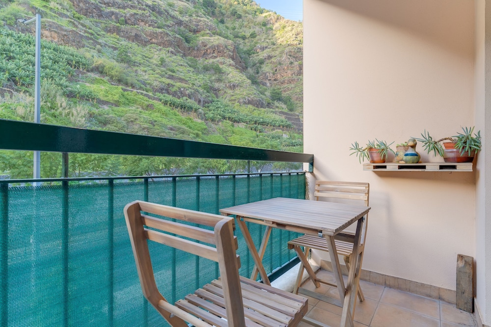 Isabel Apartment by Holiday Rental Madeira — 4-Star Luxury Hotel in Ribeira Brava, Portugal