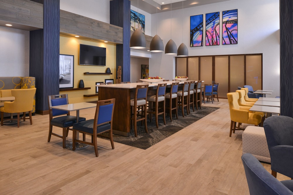 Hampton Inn & Suites Cincinnati Mason - photo 42