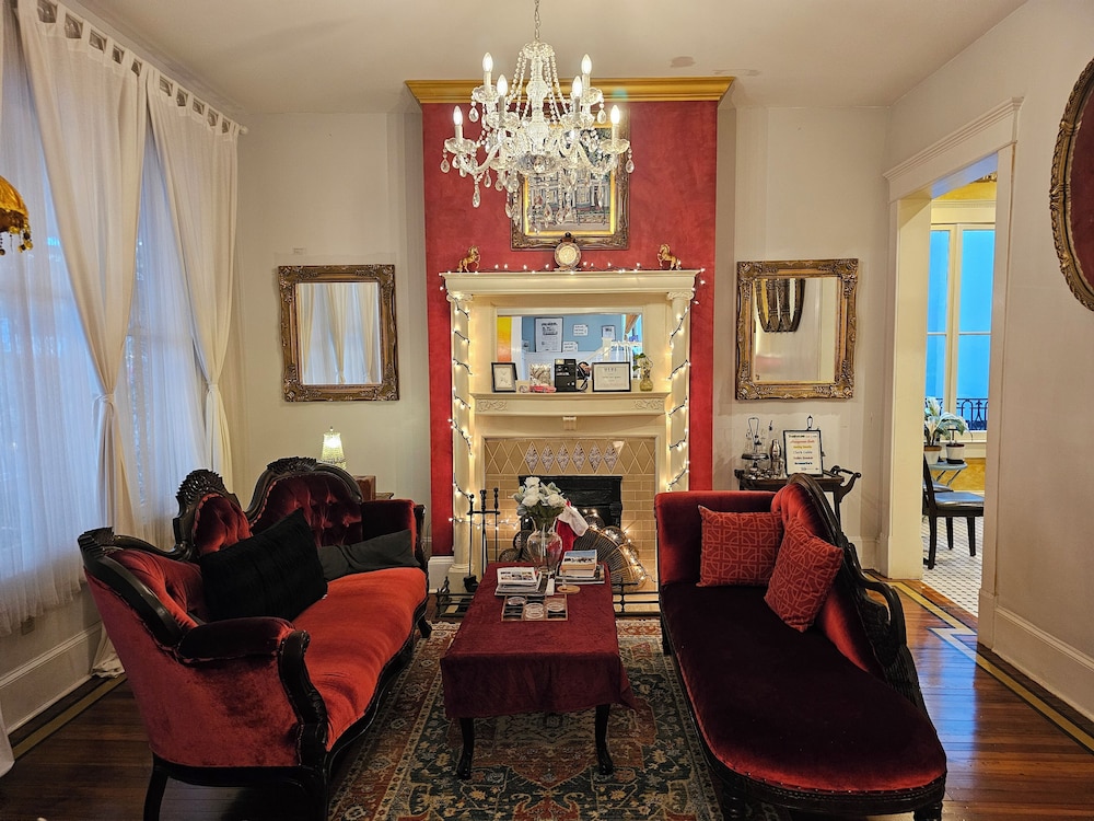 Isetta Inn - featured photo