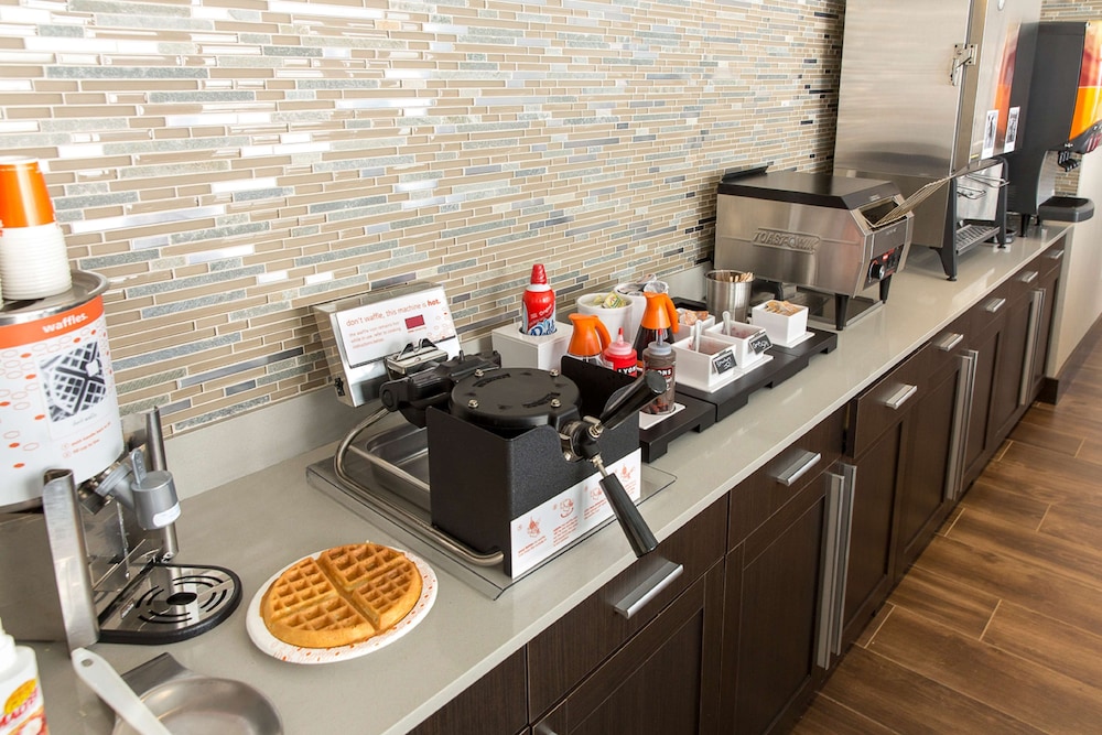Hampton Inn & Suites Dallas Downtown - photo 52