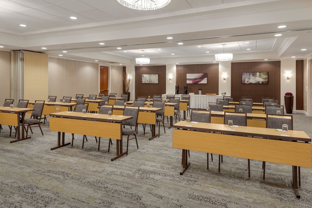 Courtyard by Marriott in Portsmouth - photo 30