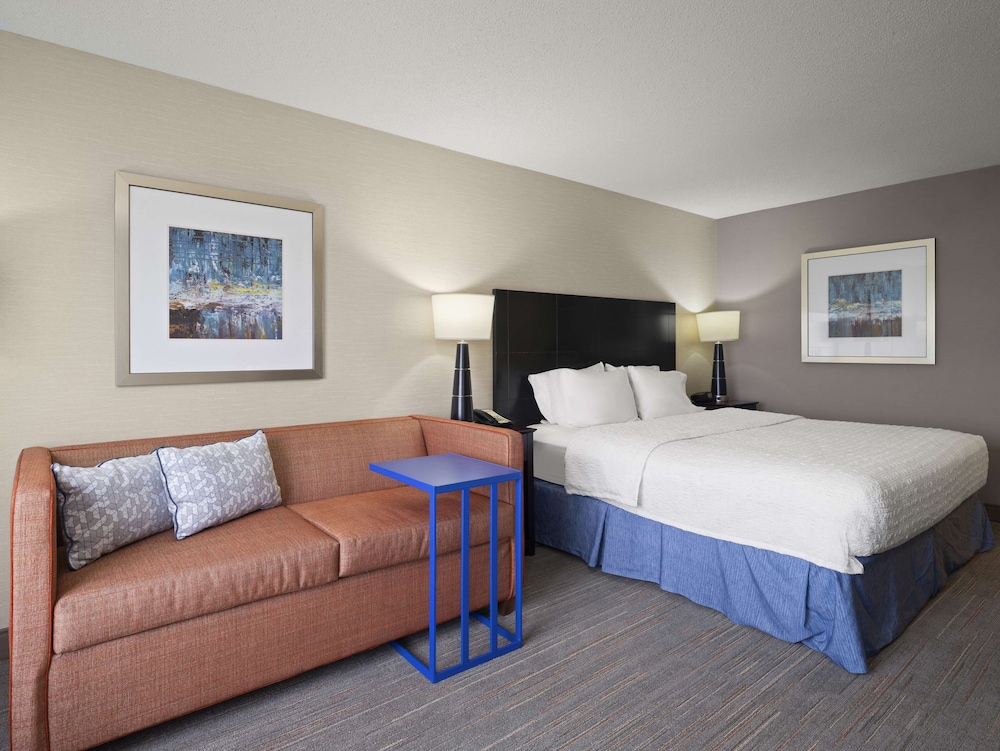 Hampton Inn & Suites Arundel Mills Baltimore - photo 31