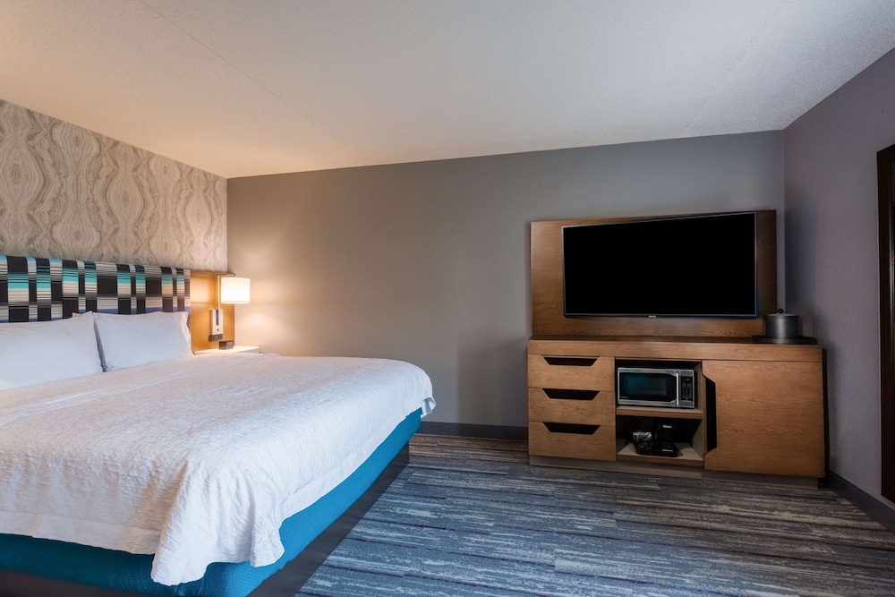 Hampton Inn & Suites Herndon Reston - photo 18