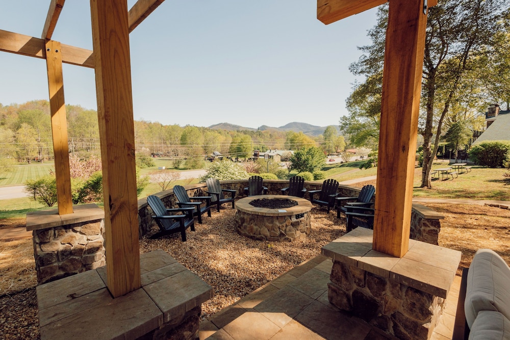 Tremont Lodge & Resort - photo 308