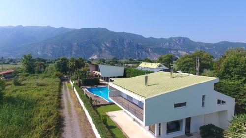 Villa Temptation — Kamena Vourla — photo 4