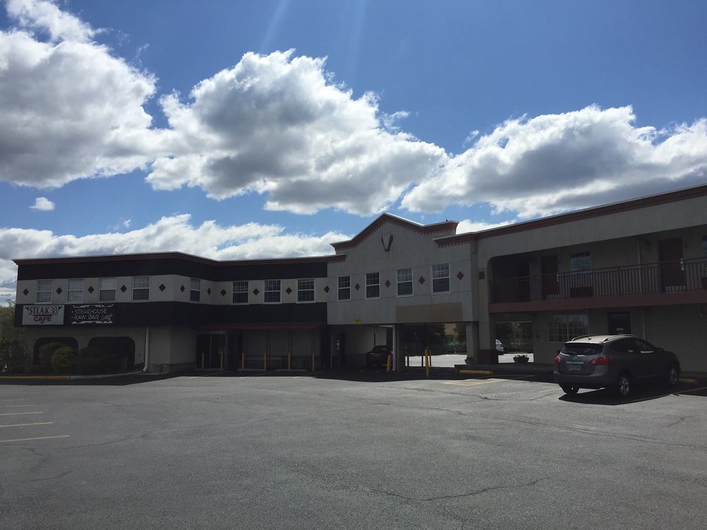 Express Inn - carbon neutral hotel in Cherry Hill