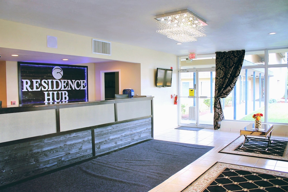 Residence Hub Inn & Suites - photo 2