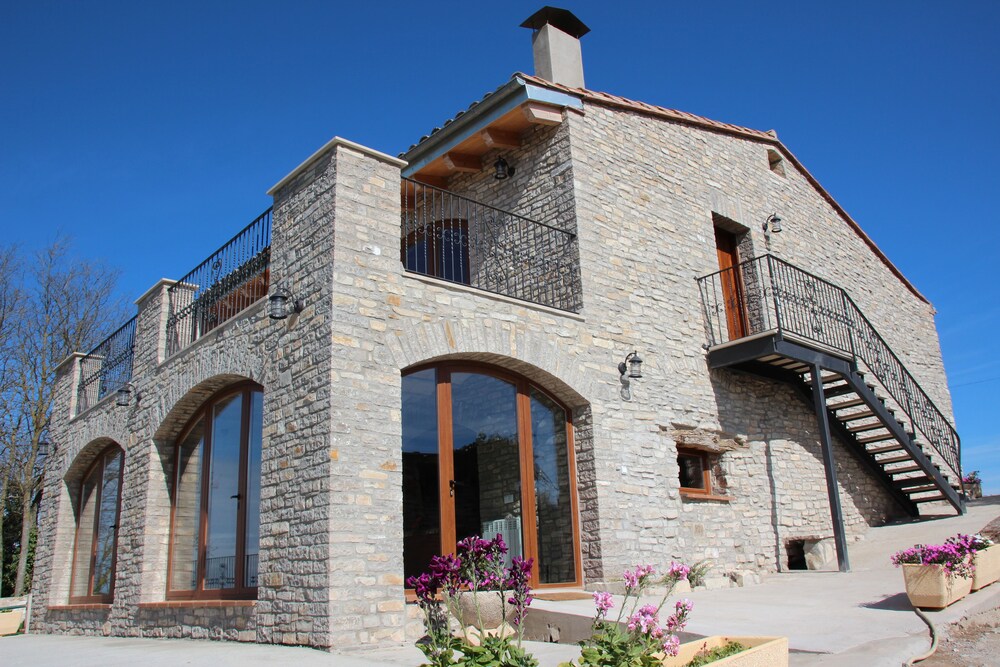 Casa Mestres — 4-Star Luxury Hotel in Pujalt, Spain