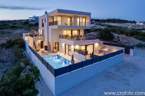 Villa Mathilda — 4-Star Luxury Hotel in Brodarica, Croatia