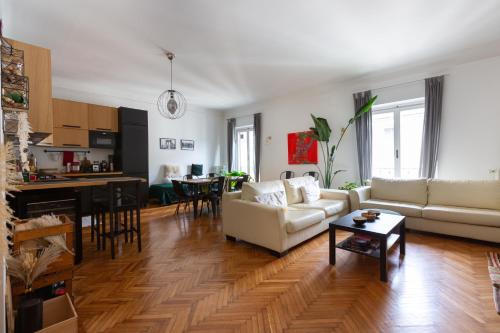 EasyTopStay Moscova Cosy Apartment — 4-Star Luxury Hotel in Milan, Italy