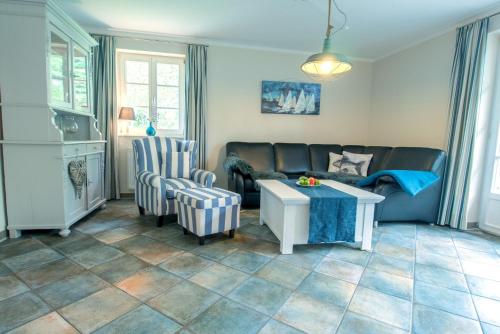 Achtern Diek Haus 2a — 4-Star Luxury Hotel in Zingst, Germany