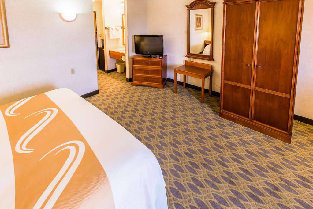 Quality Inn & Suites University - photo 30