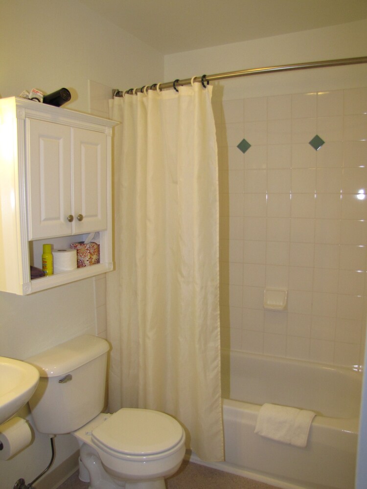 Copper Whale Inn - photo 22