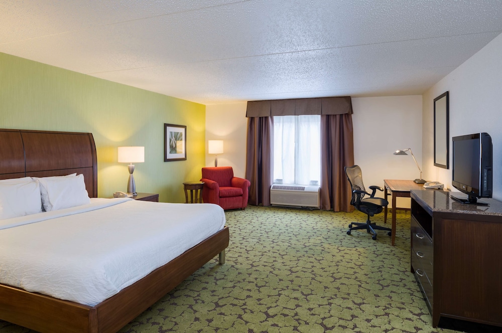 Hilton Garden Inn Edison Raritan Center - photo 10