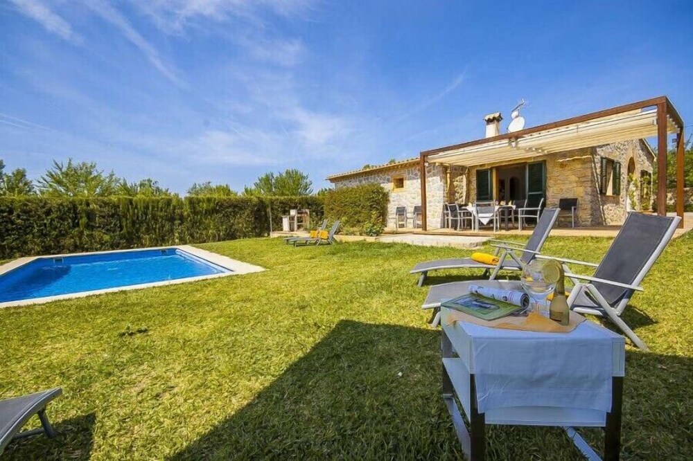 Finca Dels Horts — 4-Star Luxury Hotel in Lloseta, Spain