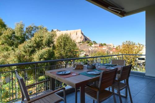 Stunning Acropolis 2 bedroom Opulence — 4-Star Luxury Hotel in Athens, Greece