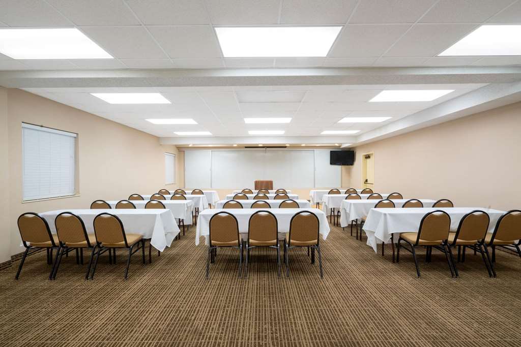 Baymont by Wyndham Knoxville Cedar Bluff - photo 29