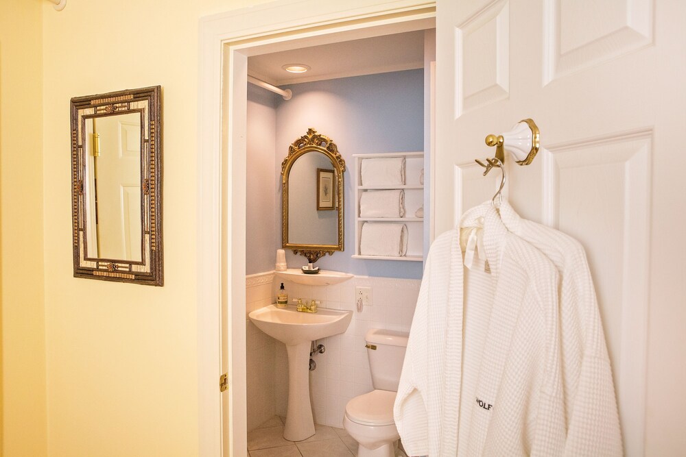 Wolf Cove Inn - photo 51