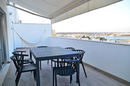 Apartamento T2 Vista Rio Arade Portimão — 4-Star Luxury Hotel in Portimao, Portugal