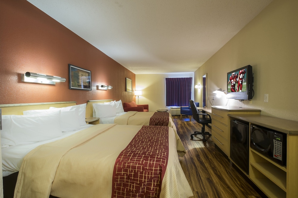Red Roof Inn & Suites Philadelphia Bellmawr - photo 10