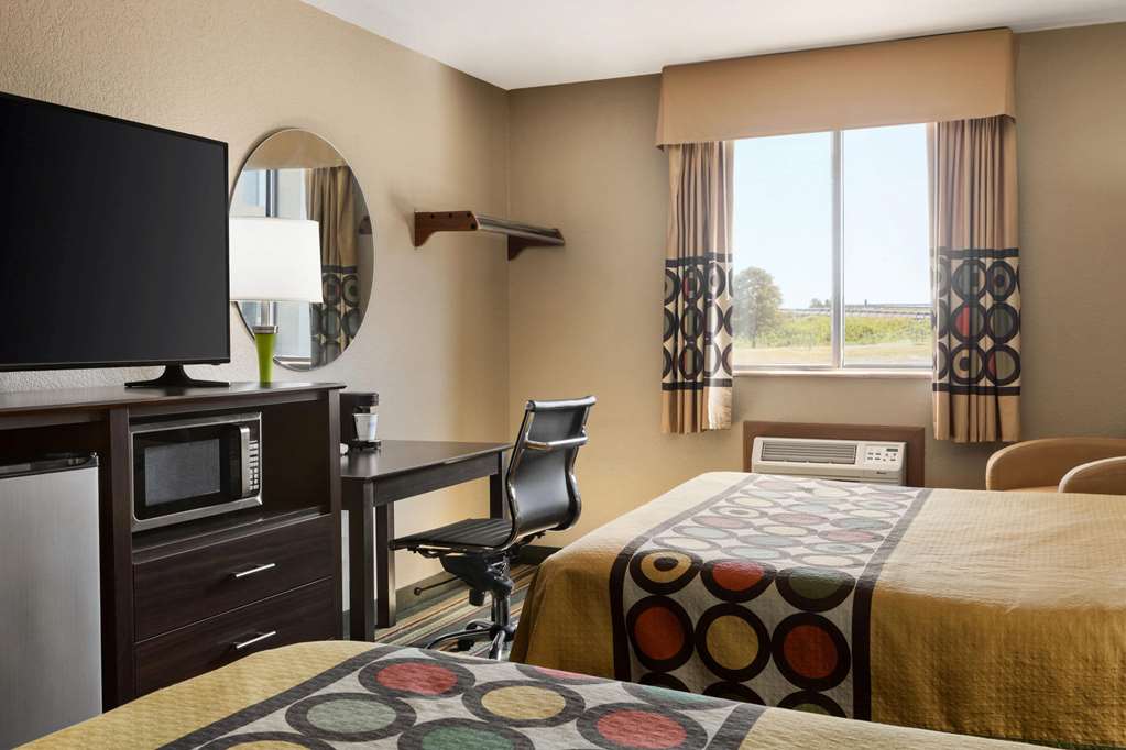 Super 8 by Wyndham Sikeston Miner Area - photo 12