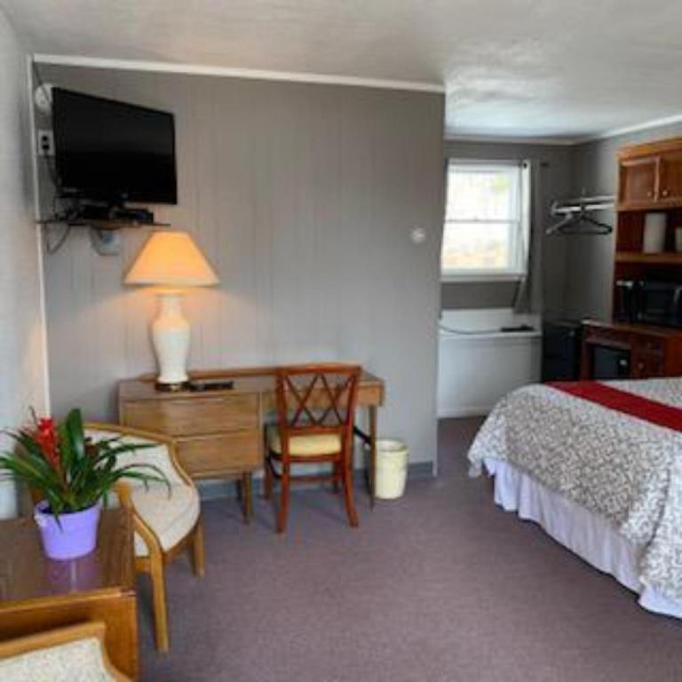 White Oak Motel & Cottages - photo 31