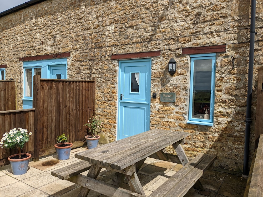Barton Cottage — 4-Star Luxury Hotel in Bridport, United Kingdom