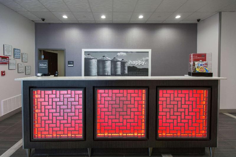 Hampton Inn & Suites Stroud - photo 7