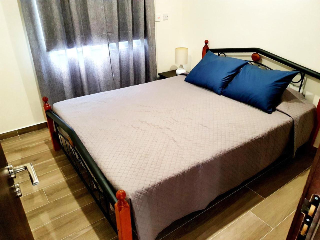2 Bedroom Cozy Apartment Near Tourist Area 200m From Sea