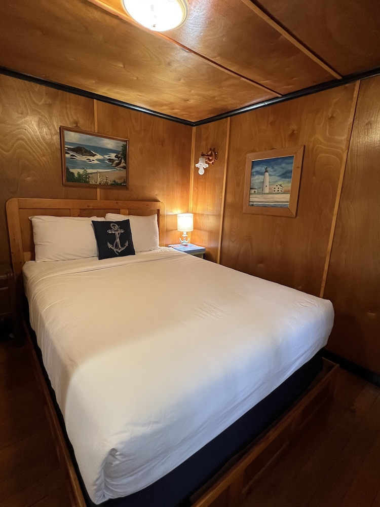 Anchor Inn Resort - photo 15