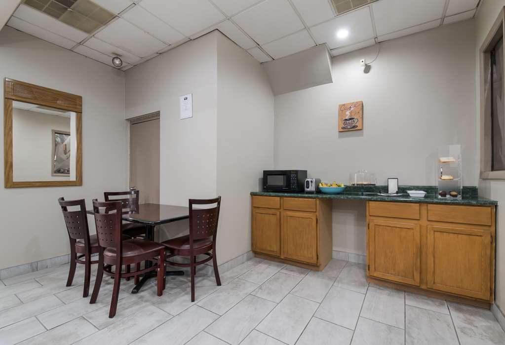 Rodeway Inn Wormleysburg Harrisburg - photo 18