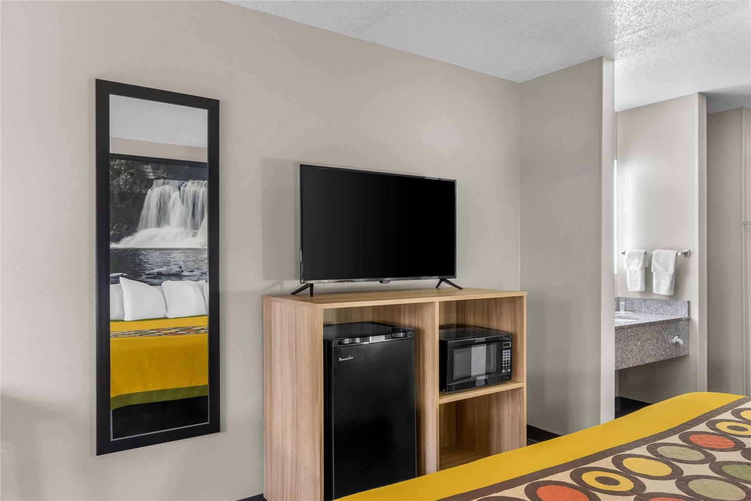 Super 8 by Wyndham Evansville East - photo 27